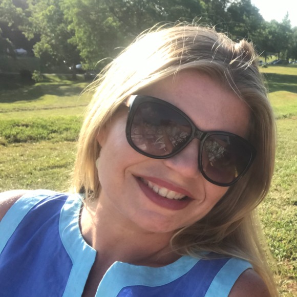 Meet your Posher, Brooke - Picture 1 of 1